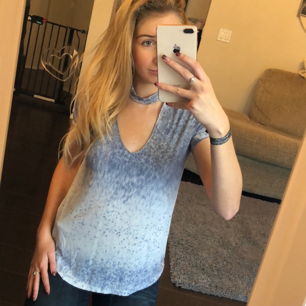 Choker Tee